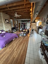 1319 W Erie St, Unit 1F in Chicago, IL - Foto de edificio - Building Photo