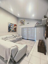 679 Racquet Club Rd in Weston, FL - Building Photo - Building Photo