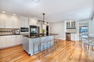 23 Jefferson Rd in Winchester, MA - Foto de edificio - Building Photo