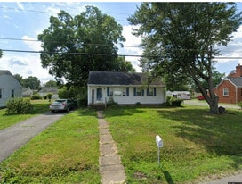 4811 Kinloch Ln in Richmond, VA - Building Photo