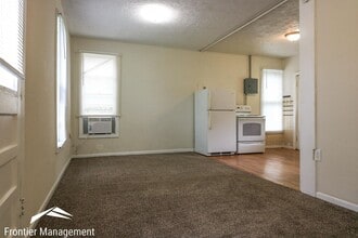 728 Rannells Rd in Manhattan, KS - Building Photo - Building Photo