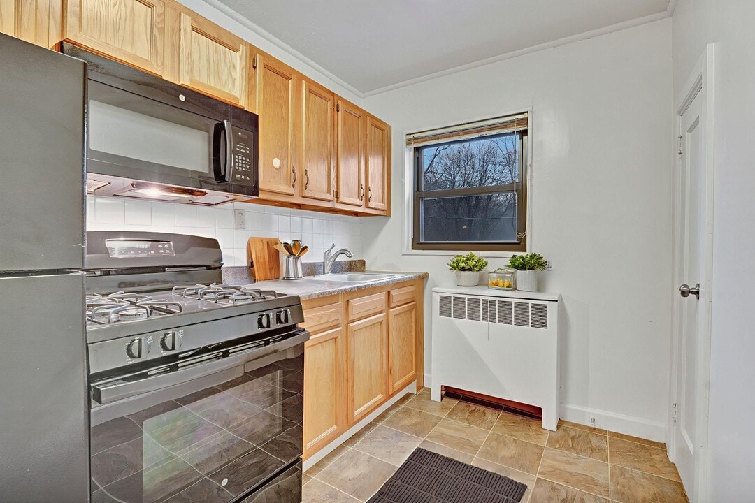 Tivoli Park Apartments in Albany, NY - Building Photo