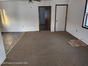 2001 Price St in Scranton, PA - Building Photo - Building Photo