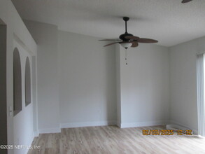 4341 Red Tip Rd N in Jacksonville, FL - Building Photo - Building Photo