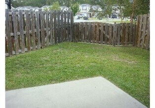 4302 Arbor Green Way in New Bern, NC - Building Photo - Building Photo
