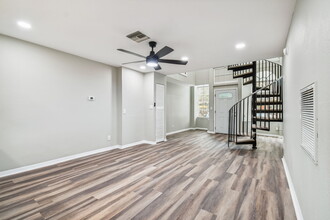 5th Ave Loft Apartments in St. Petersburg, FL - Building Photo - Building Photo