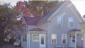 925 Somerville St, Unit A in Manchester, NH - Building Photo