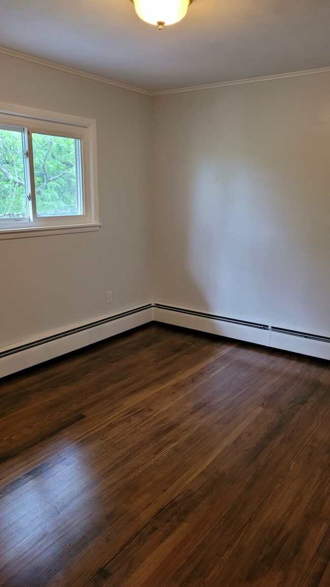 11 Lakeside Blvd, Unit B in Hopatcong, NJ - Building Photo - Building Photo