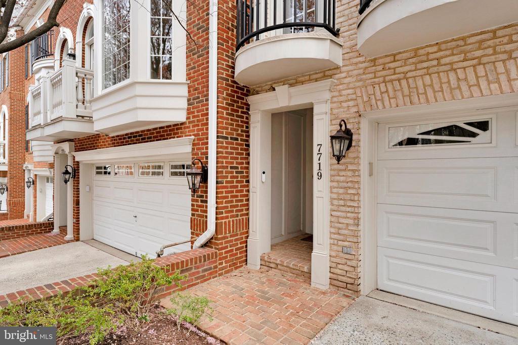 7719 Spoleto Ln in McLean, VA - Building Photo