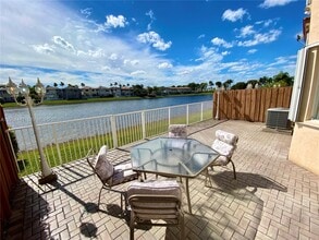 11522 NW 69th Ter in Doral, FL - Building Photo - Building Photo