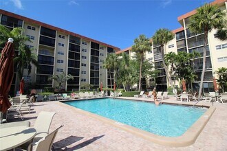 2350 NE 14th Street Causeway, Unit 412 in Pompano Beach, FL - Building Photo - Building Photo