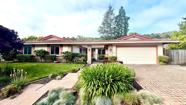 property at 3941 Campolindo Dr