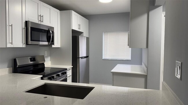 110 NW 60th Ave in Margate, FL - Building Photo - Building Photo