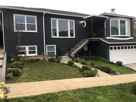 6024 S Mansfield Ave in Los Angeles, CA - Building Photo