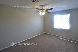 1826 N 72nd Ln in Phoenix, AZ - Foto de edificio - Building Photo