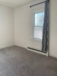 211 Pershing Ave N photo'