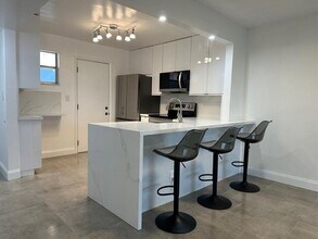 406 NW 68th Ave in Fort Lauderdale, FL - Building Photo - Building Photo