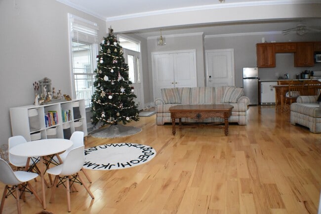 property at 2473 Canterbury Rd