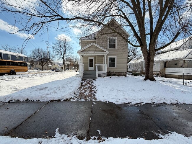 property at 1100 Jackson St NW