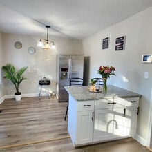 Room in House on Bilmark Ave in Charlotte, NC - Foto de edificio - Building Photo