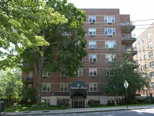 Parkville House in White Plains, NY - Foto de edificio - Building Photo