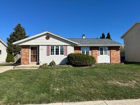 1765 Madison Rd in Kenosha, WI - Building Photo