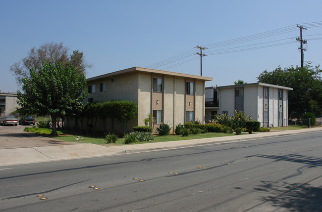 1490 Oakdale Ave in El Cajon, CA - Building Photo - Building Photo