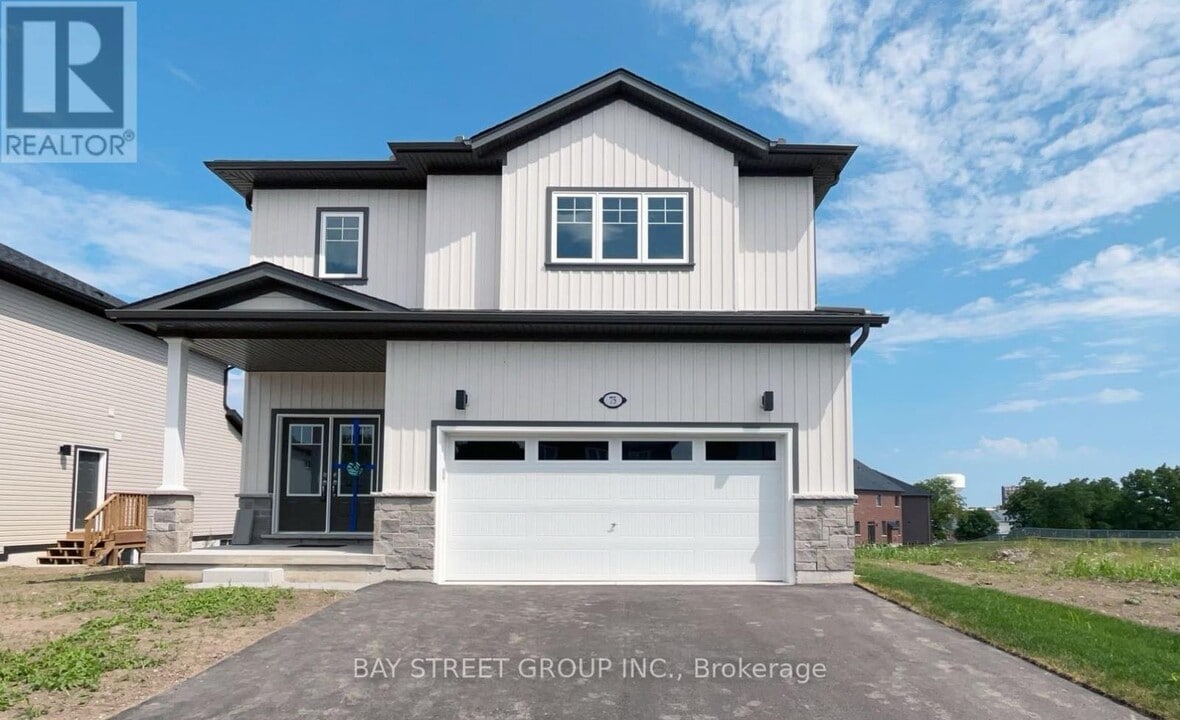 75 Hillcrest Rd in Port Colborne, ON - Building Photo