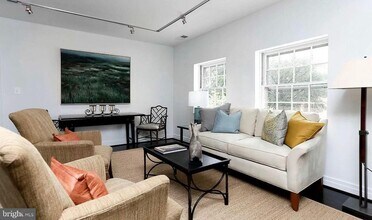 3246 N St NW, Unit 3A in Washington, DC - Building Photo - Building Photo