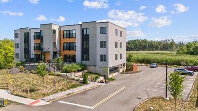 245 E Main St in Branford, CT - Building Photo - Building Photo