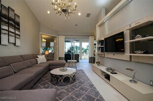 4650 Hawks Nest Way in Naples, FL - Building Photo