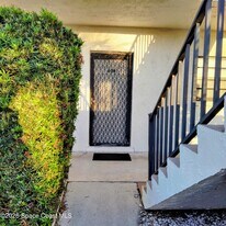 200 St Lucie Ln in Cocoa Beach, FL - Building Photo