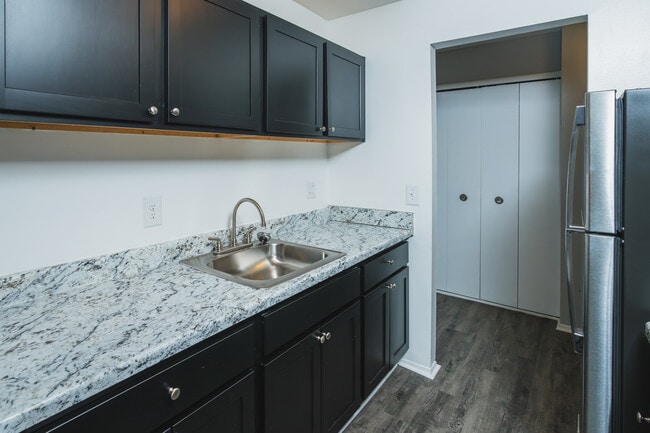 Hidden Trail Apartments in Monroe, MI - Building Photo - Interior Photo