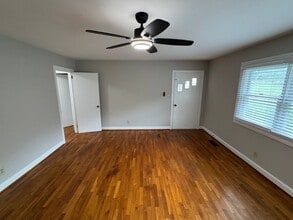 2112 N Stewart Ave in Newton, NC - Building Photo - Building Photo