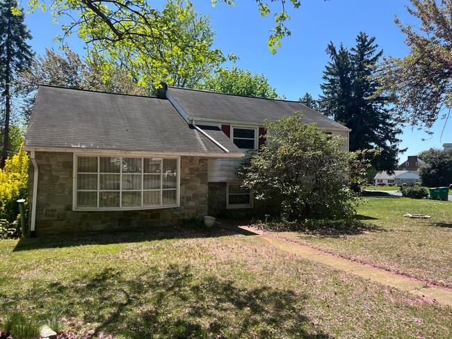 property at 90 Roosevelt Blvd