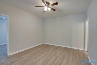 310 Rock St SE in Hartselle, AL - Foto de edificio - Building Photo