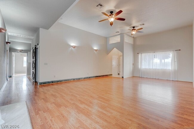 4880 Dorrell Ln in Las Vegas, NV - Building Photo - Building Photo