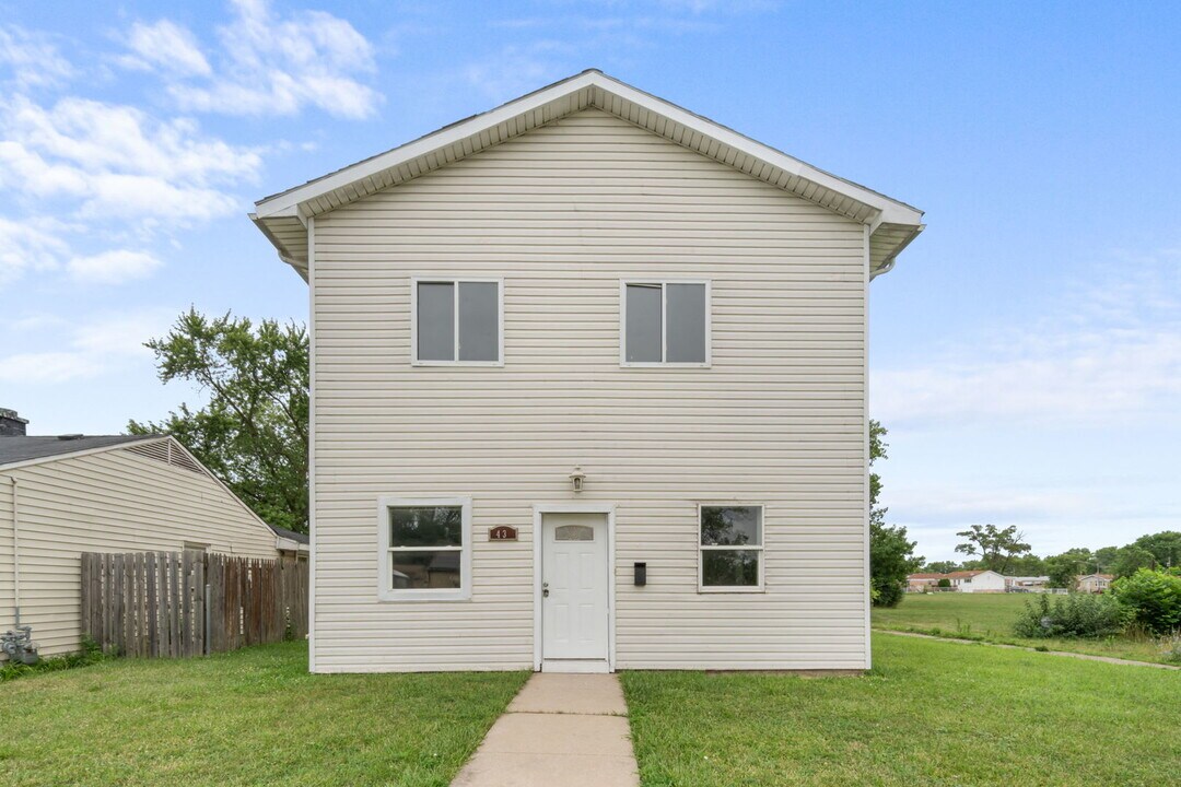 43 E 145th St in Harvey, IL - Building Photo