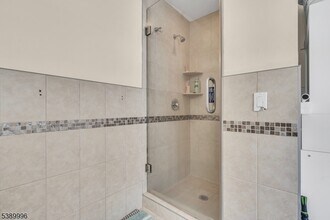 927 E Henry St in Linden, NJ - Building Photo - Building Photo