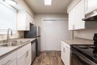 Pointe at Fort Union in Midvale, UT - Building Photo - Interior Photo