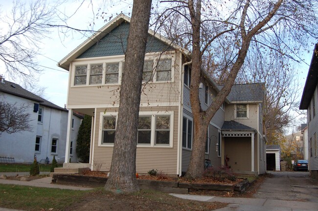 property at 209 N Few St