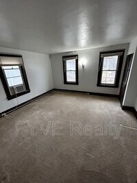 1032 Oakmont Ave photo'