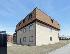 1090 Judson St in Bensenville, IL - Building Photo - Building Photo