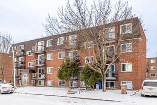 545 De Megève Rue in Laval, QC - Building Photo