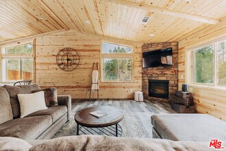 315 Northern Cross Dr in Big Bear Lake, CA - Building Photo - Building Photo