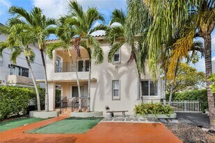505 SW 11th St in Miami, FL - Building Photo