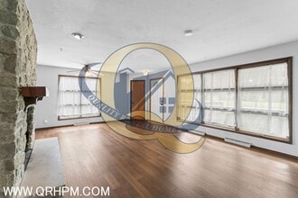 490 Schust Rd in Saginaw, MI - Foto de edificio - Building Photo