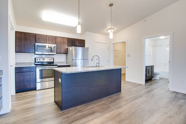 Grayhawk Apartments in Fargo, ND - Building Photo - Building Photo