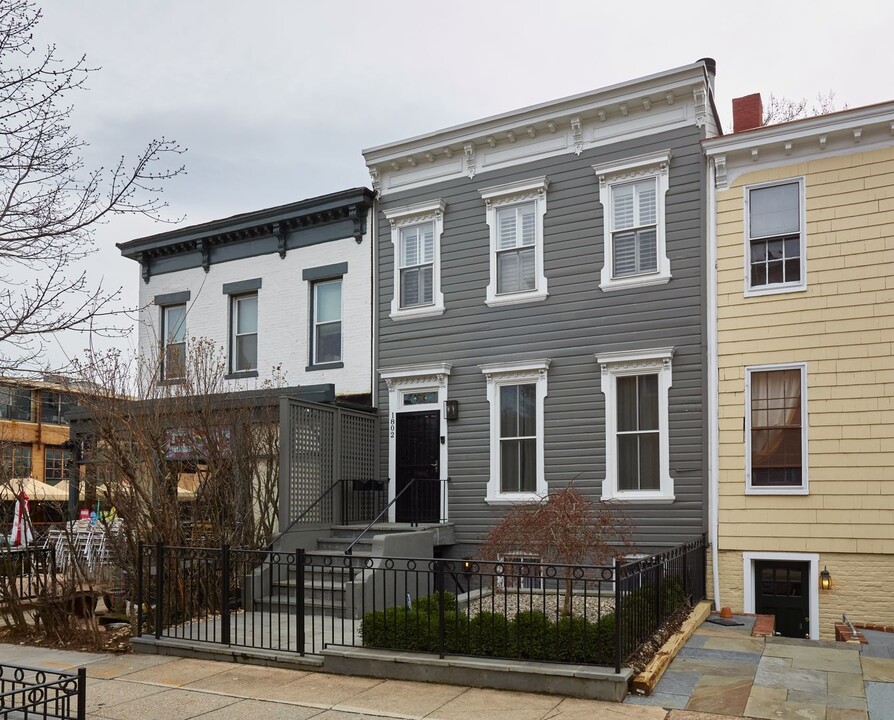 1802 T St NW in Washington, DC - Foto de edificio