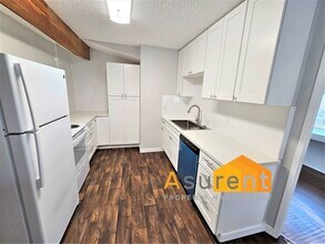 528 S Grape St, Unit Unit B in Medford, OR - Building Photo - Building Photo